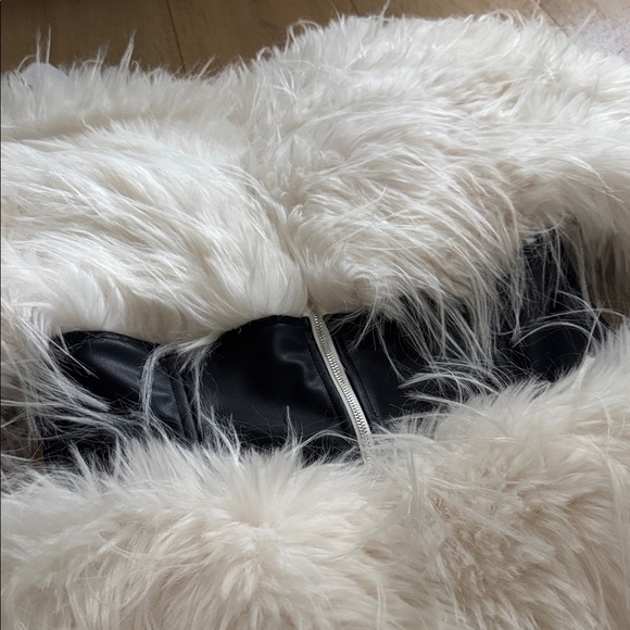 NWT Akira CAMREN white faux fur corset waist mini dress - Picture 12 of 15